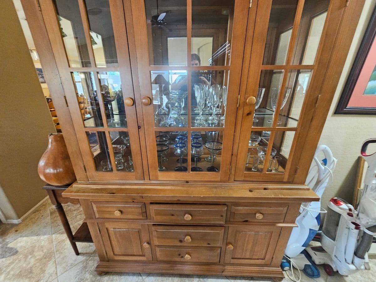 Home & Holiday Estate Sale: Christmas Decor, Earthenware, Cookbooks, Mindset & Real Estate Books photo 2