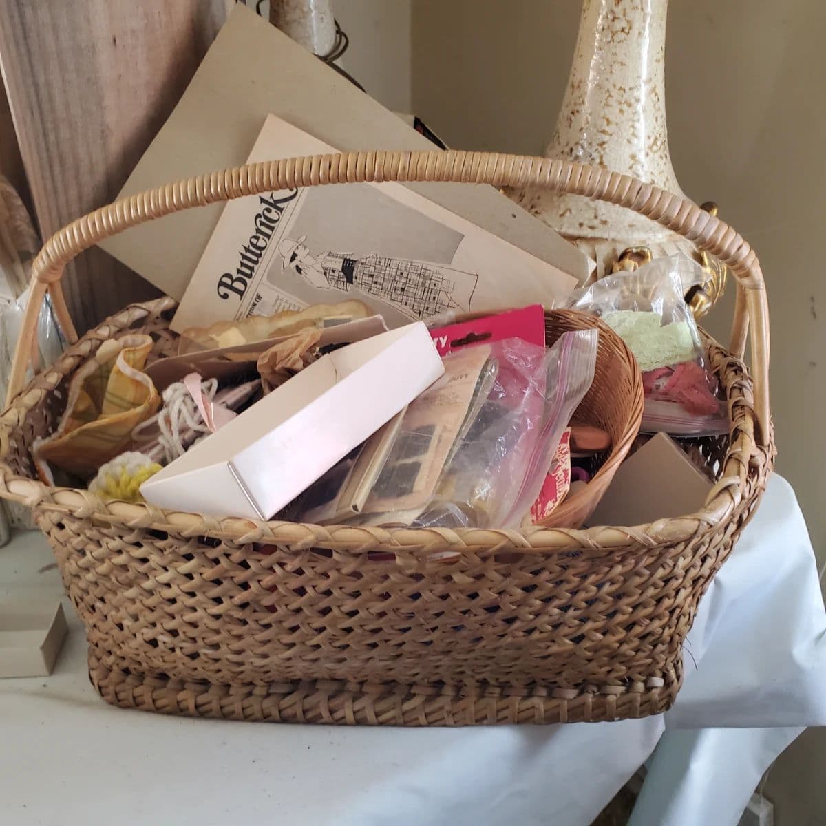 Vintage Clothing & Jewelry ESTATE SALE photo 8