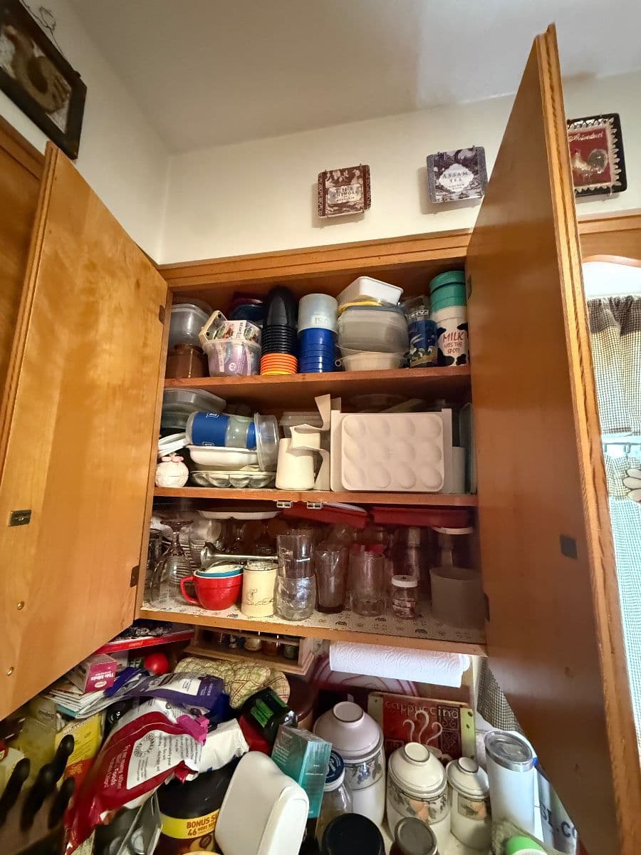 The Rusty Trunk LLC opens to "Readers' Paradise & Estate Treasures" Estate Sale photo 4