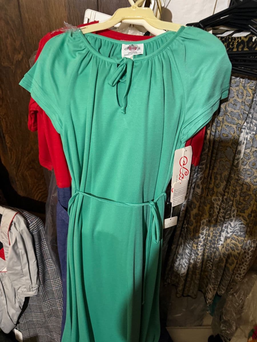 SASSIES PRESENTS: THE GREAT ANTIQUE STORE UNEARTHING -VINTAGE CLOTHING & MORE- SALE #1! photo 4