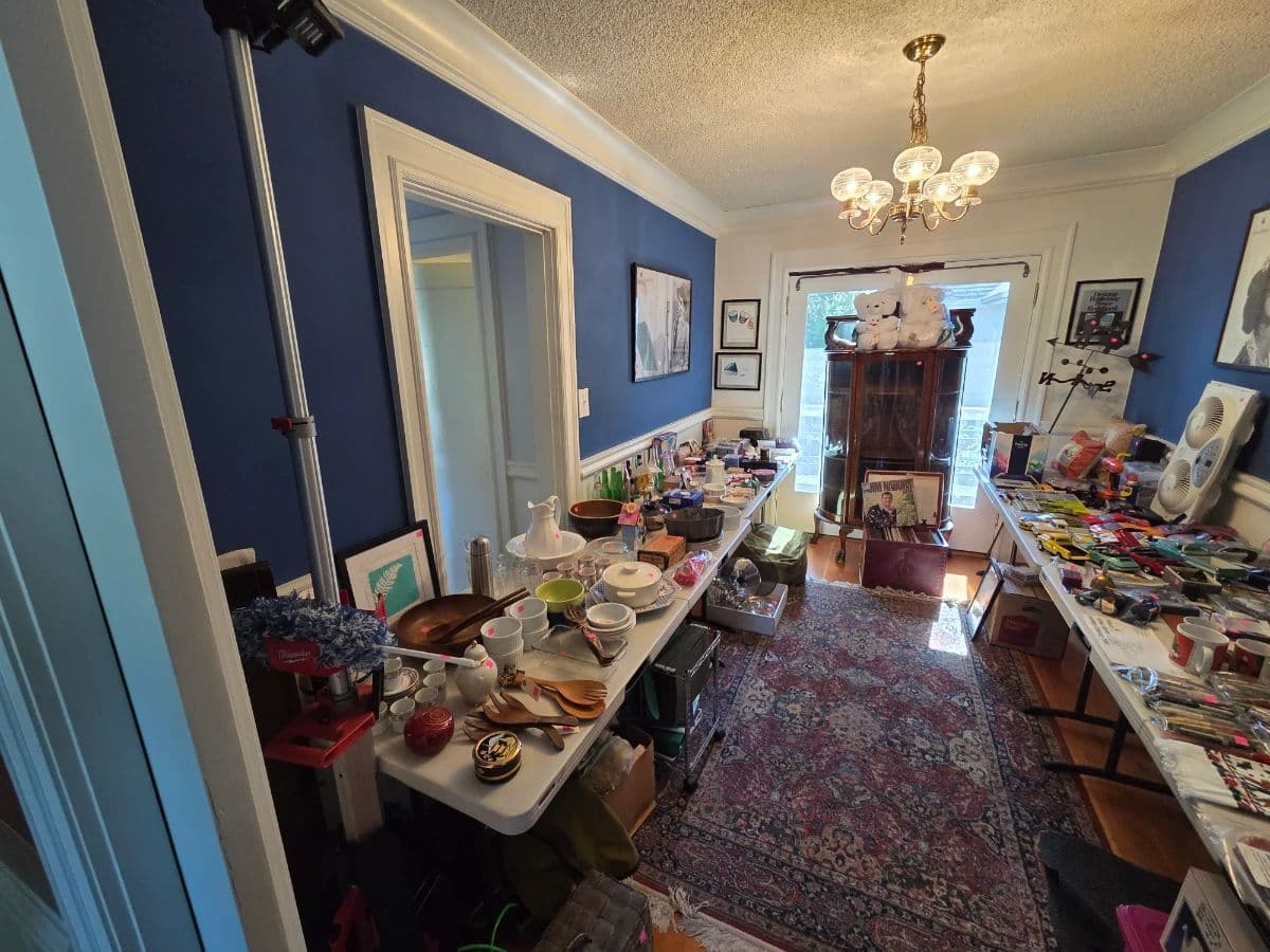 Lake City/NE 80th & Lake City Way NE - Seattle - 3 DAY ESTATE SALE CHES photo 8