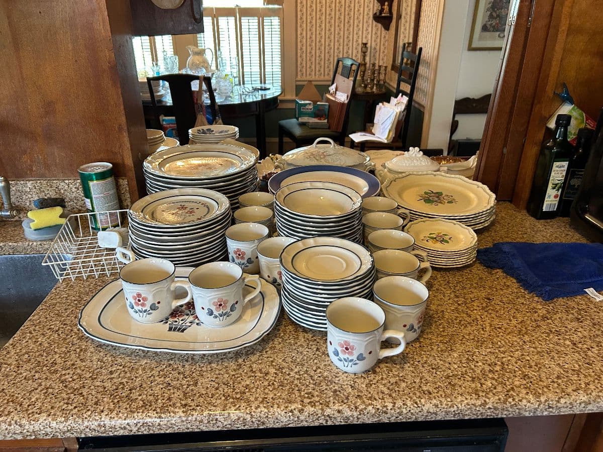 One day, Estate Sale in Sauganash photo 3