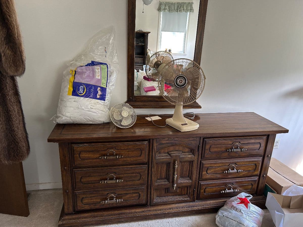 One day, Estate Sale in Sauganash photo 8