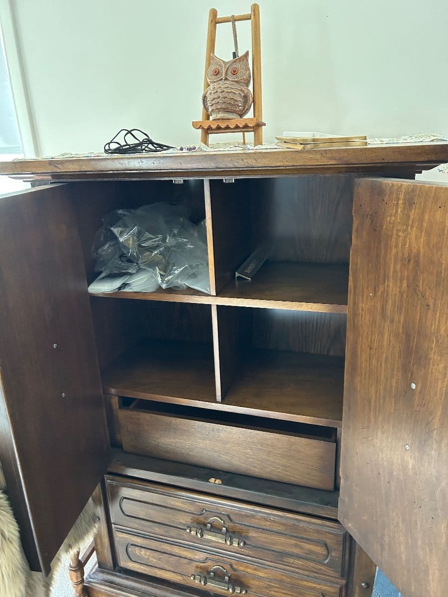 One day, Estate Sale in Sauganash photo 6