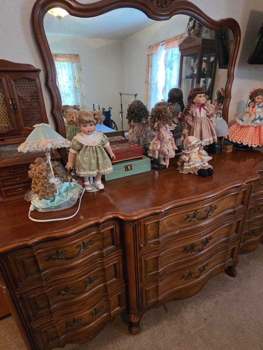 Milford Mainstay: A Blue Moon Estate Sale photo 2