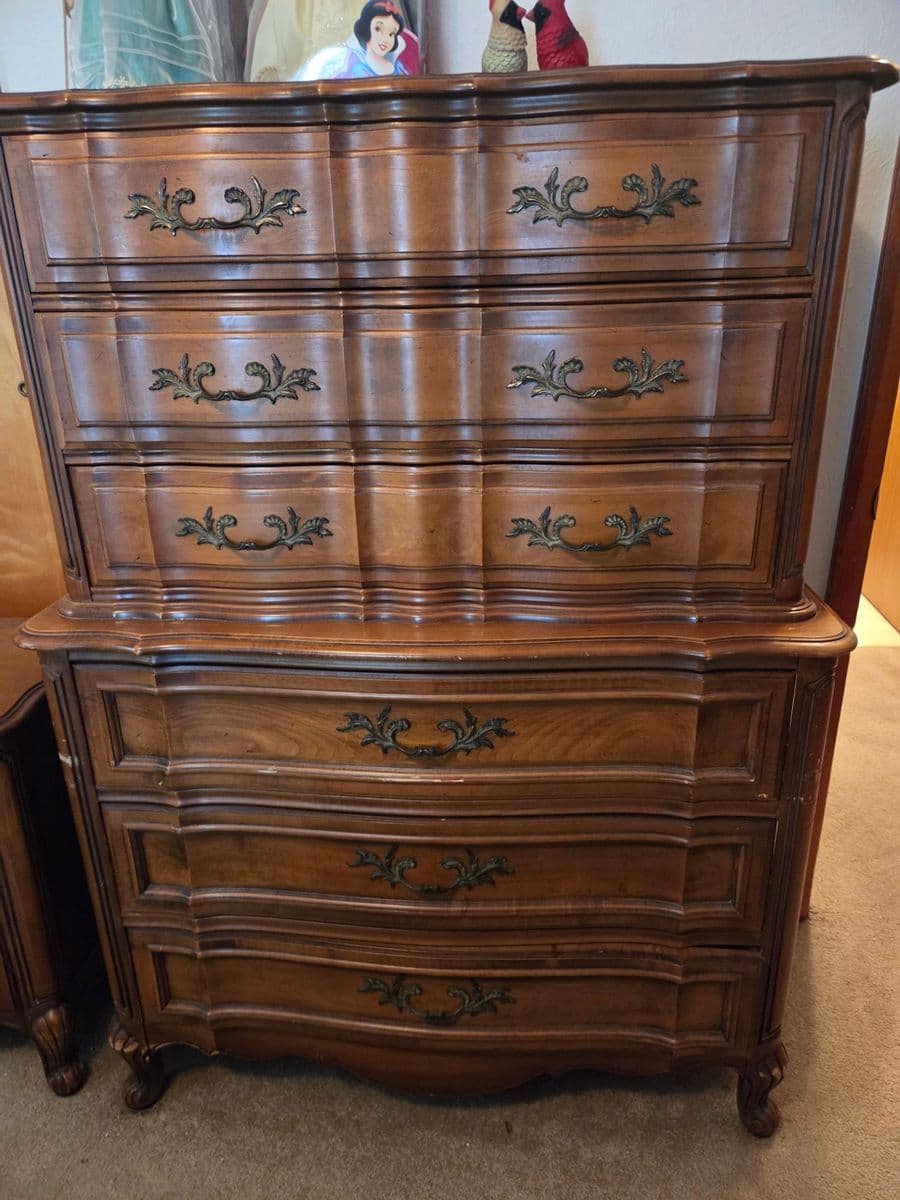 Milford Mainstay: A Blue Moon Estate Sale photo 3