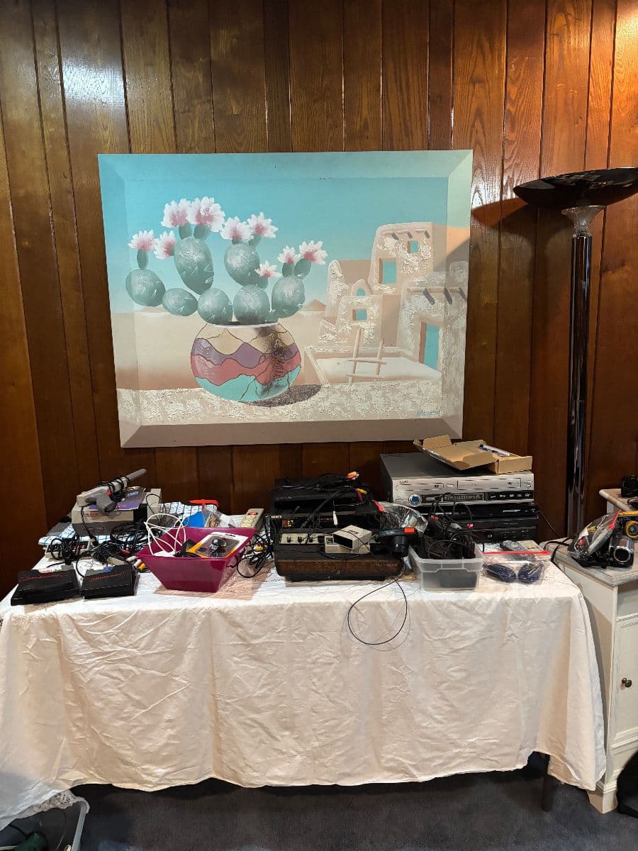 Ridgedale Mid-Century Explosion Sale! photo 7