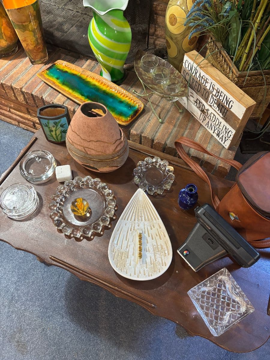 Ridgedale Mid-Century Explosion Sale! photo 2
