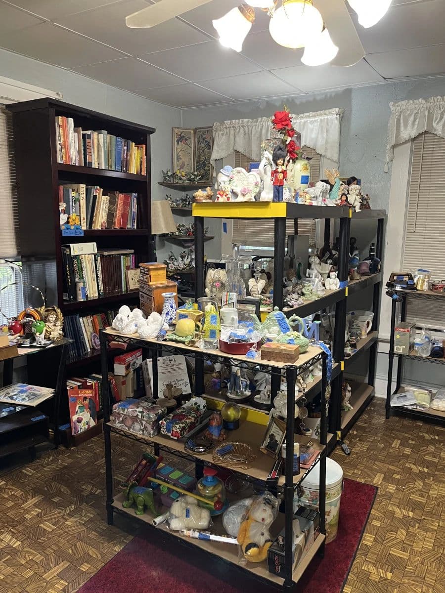 Estate/Yard Sale photo 9