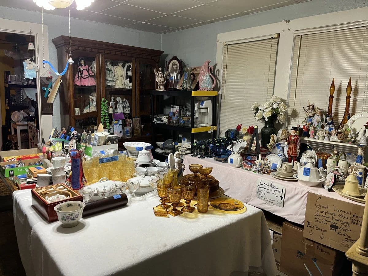 Estate/Yard Sale photo 1