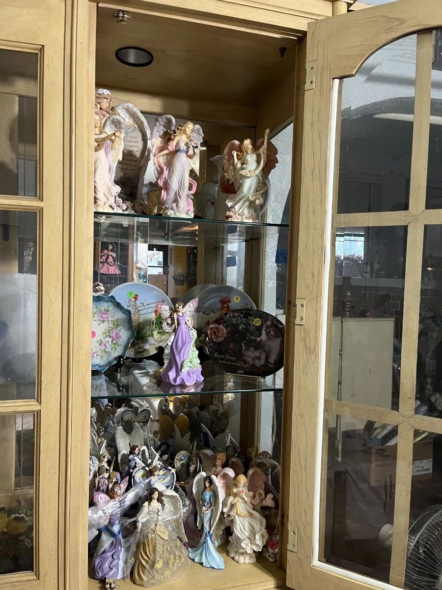 Estate/Yard Sale photo 2