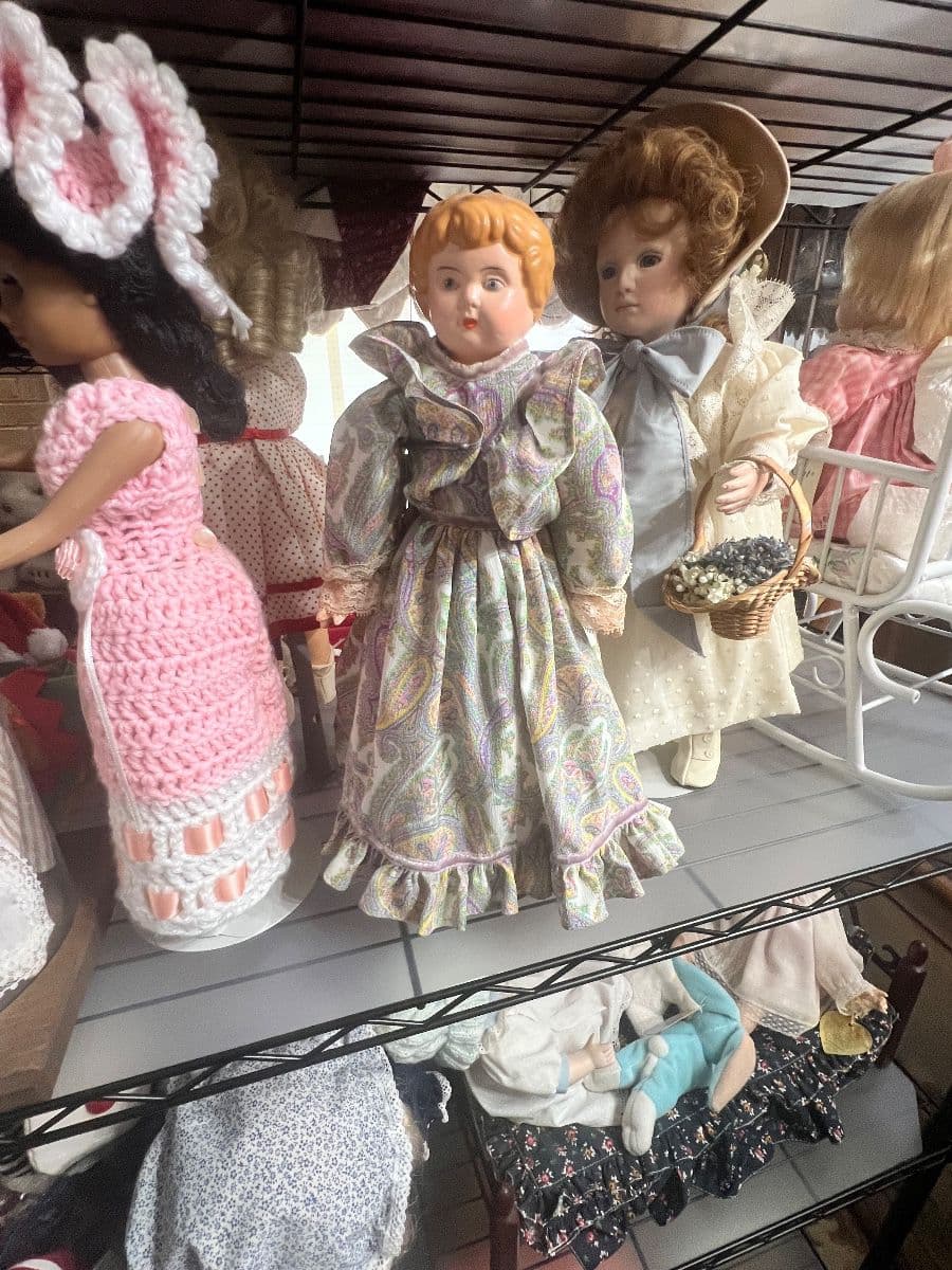 DOLLS ONLY!!!! 1 DAY SALE ON BROADMEADE photo 9