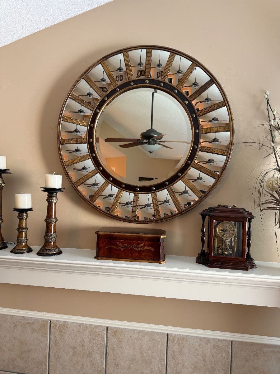 Beautiful estate sale in Cordova Tennessee with clothing & furniture photo 9