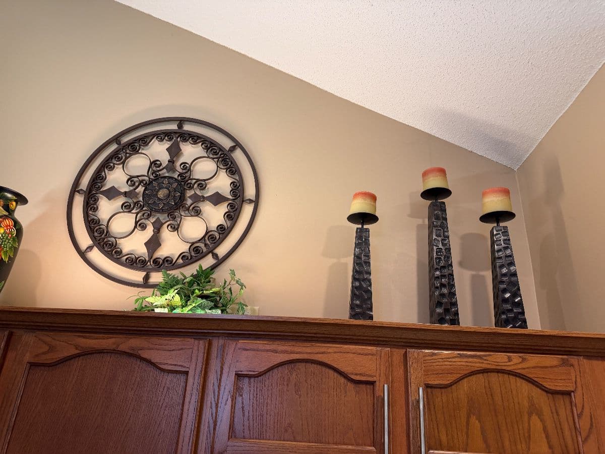 Beautiful estate sale in Cordova Tennessee with clothing & furniture photo 8