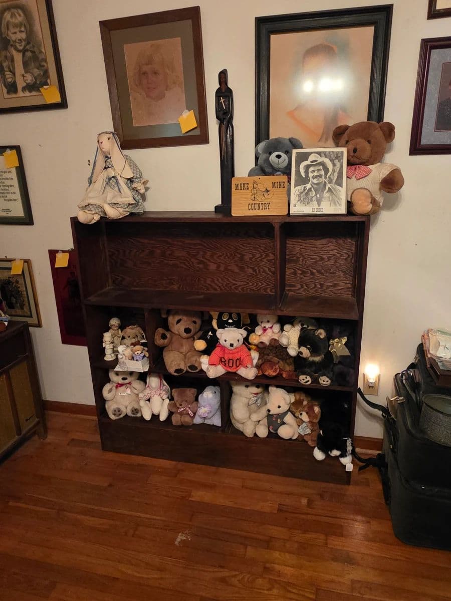 Honey Hole Estate Sale photo 11