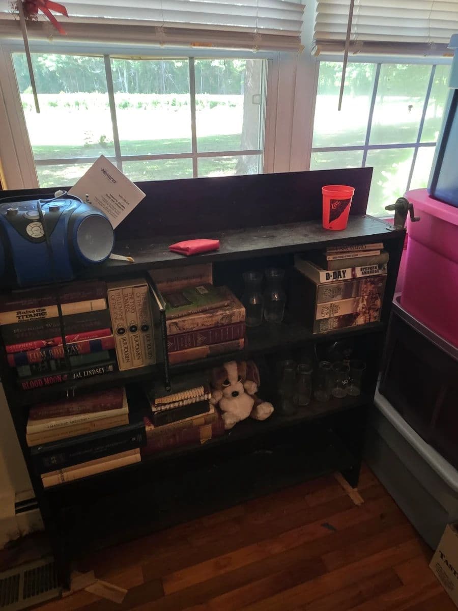 Honey Hole Estate Sale photo 12