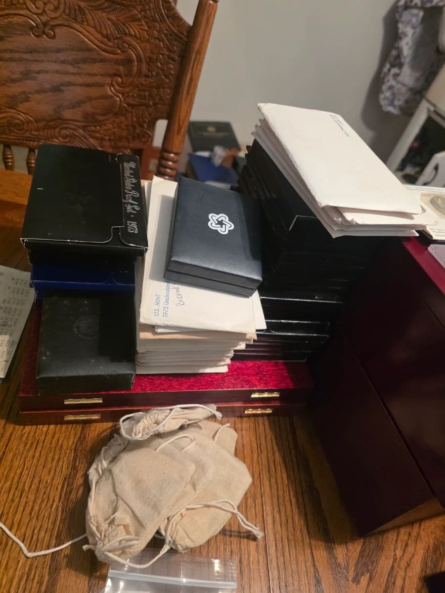 Honey Hole Estate Sale photo 5