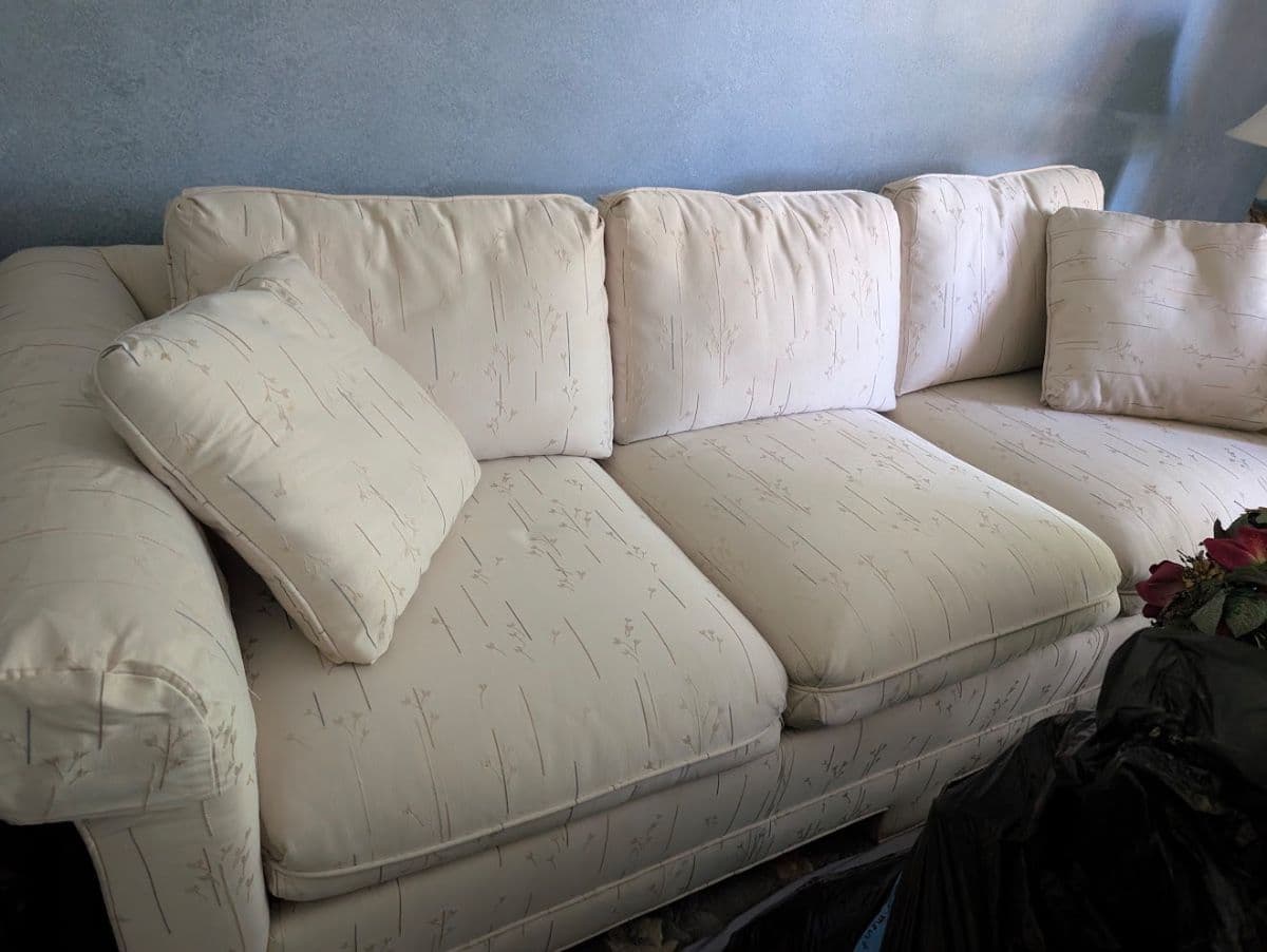 BEAUTIFUL CONTEMPORARY SALE! LOVELY FURNITURE, DECOR, COLLECTIBLES & MORE! DON'T MISS THIS ONE! photo 12