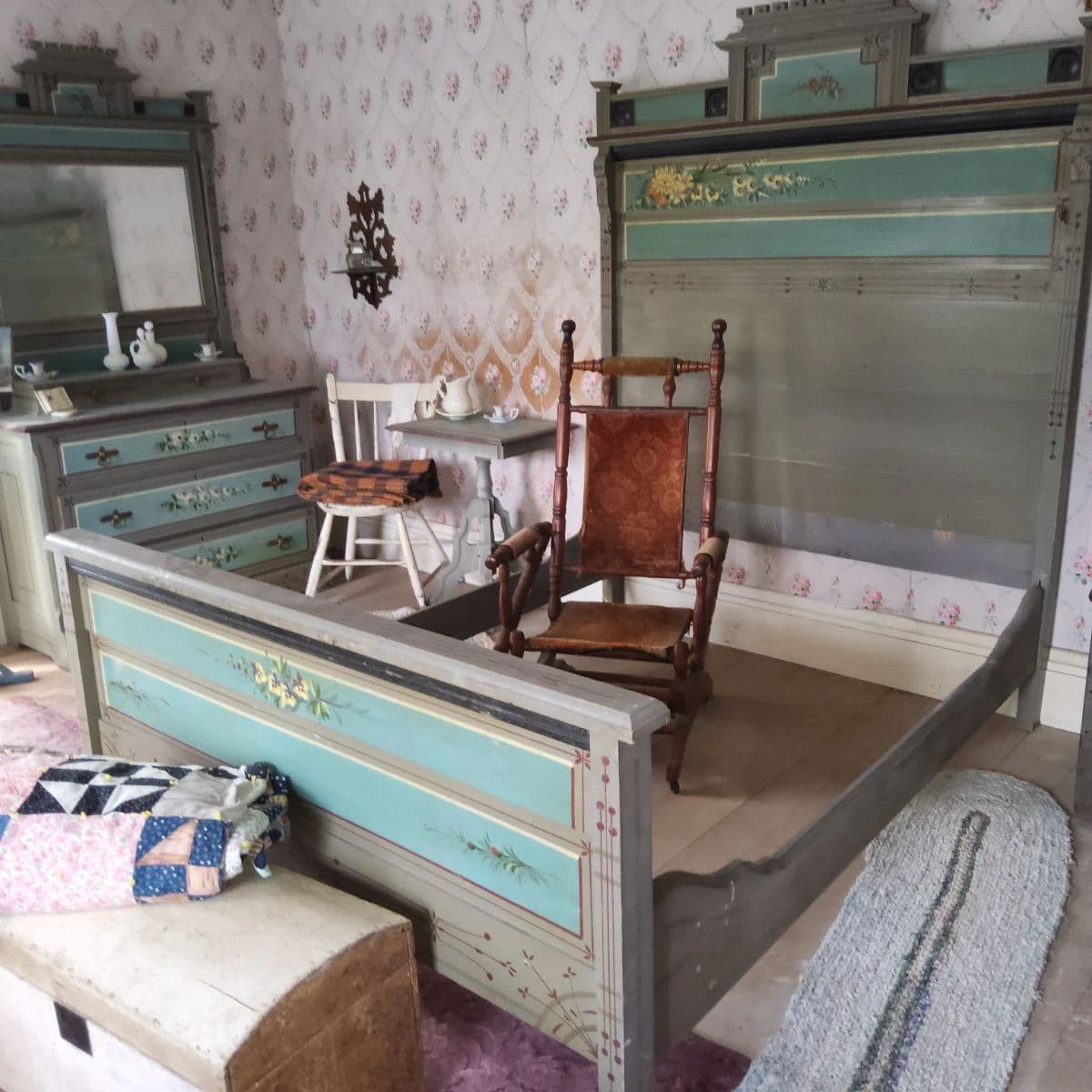 Estate Sale Multi Generations photo 9