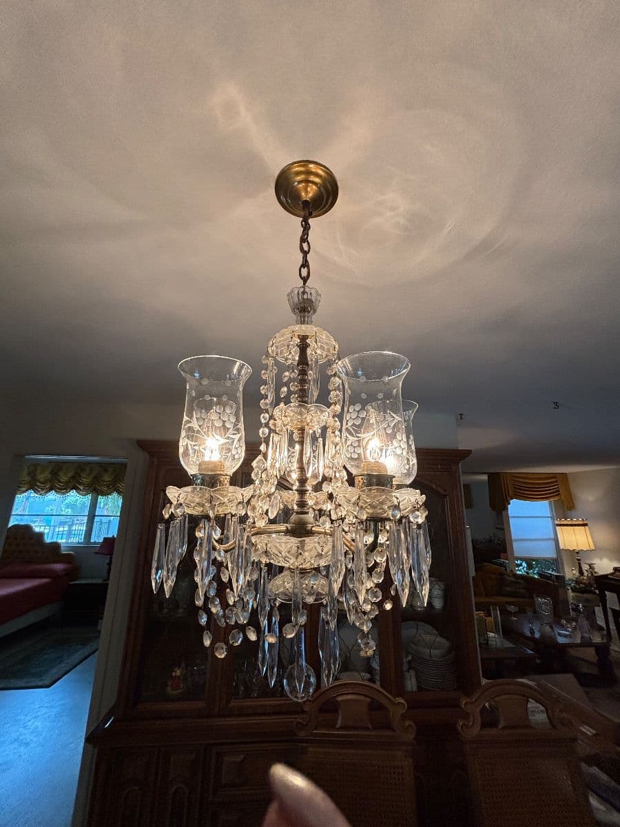 Estate Sale Island Way Clearwater photo 2