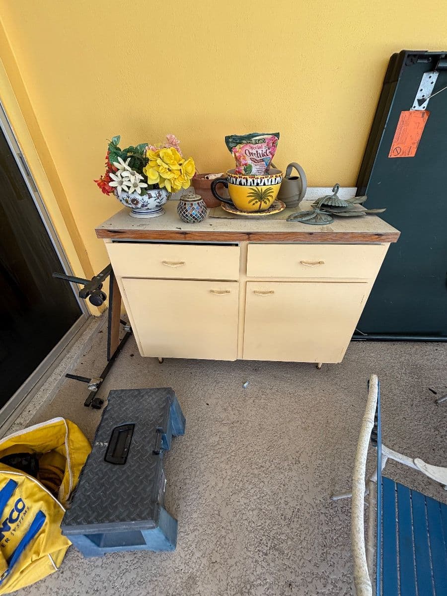 Estate Sale Island Way Clearwater photo 6