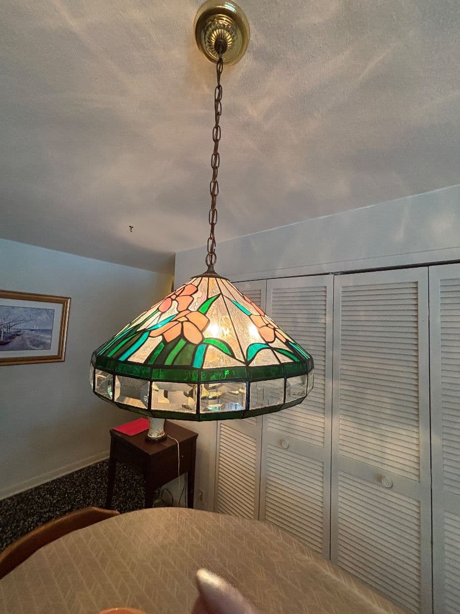 Estate Sale Island Way Clearwater photo 1