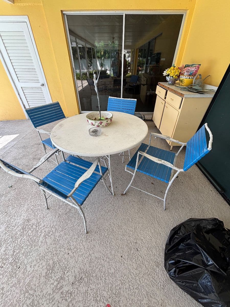 Estate Sale Island Way Clearwater photo 7