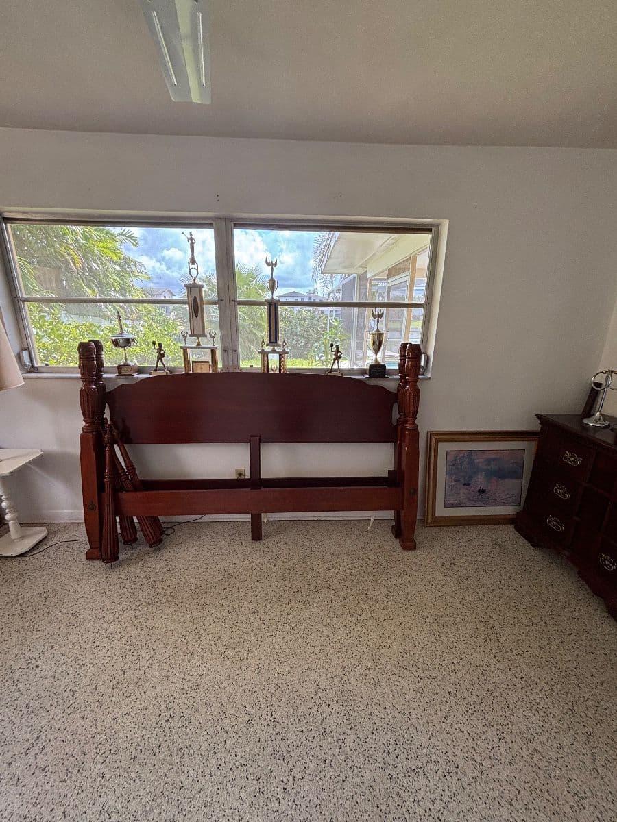 Estate Sale Island Way Clearwater photo 9