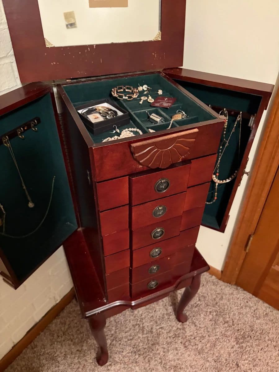 Lifetime Estate Sale Prominent Physician Greensburg, PA 5 BR House 10/2 & 10/3 photo 7