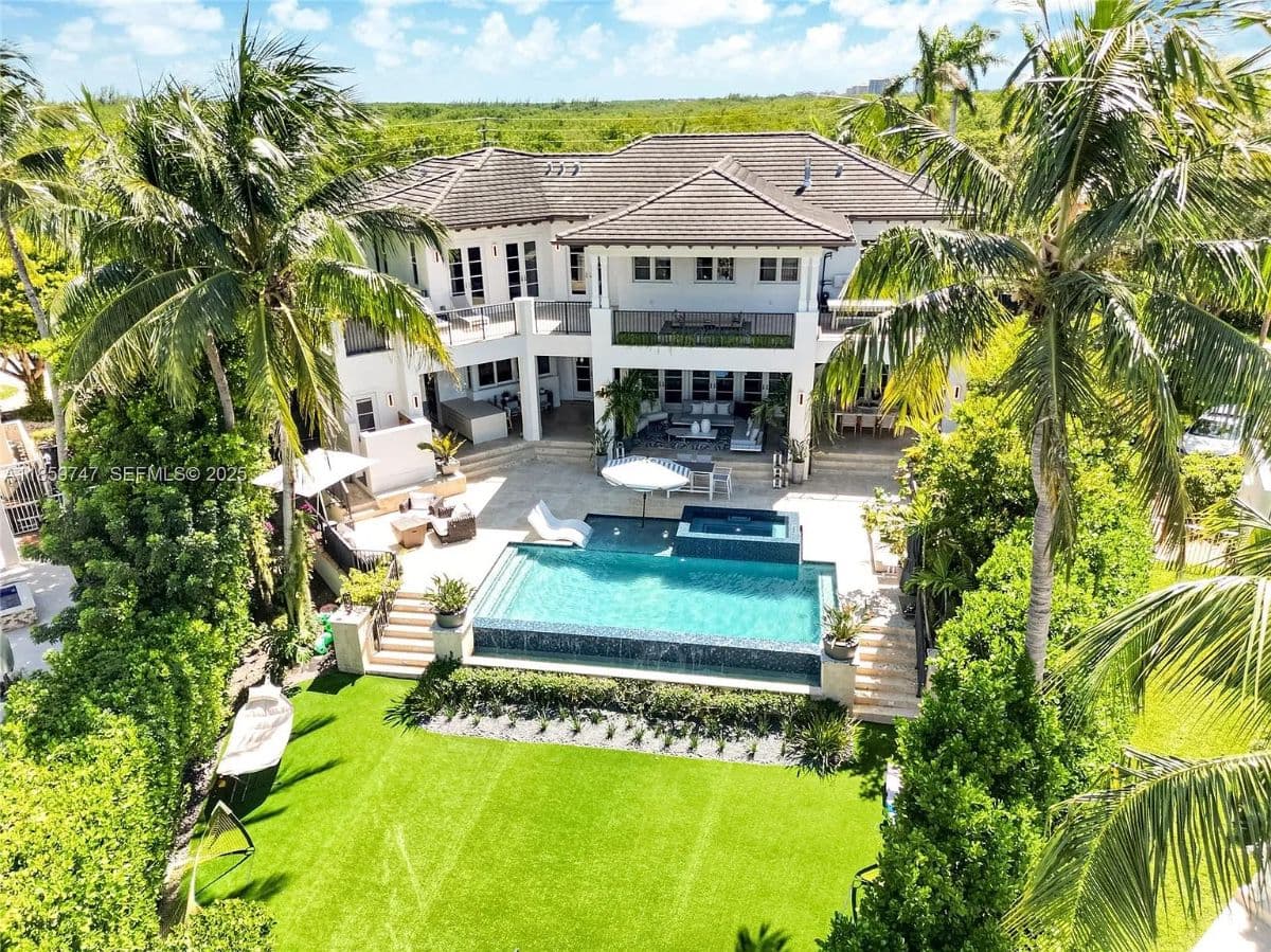 GABLES BY THE SEA - HUGE MOVING SALE photo 2