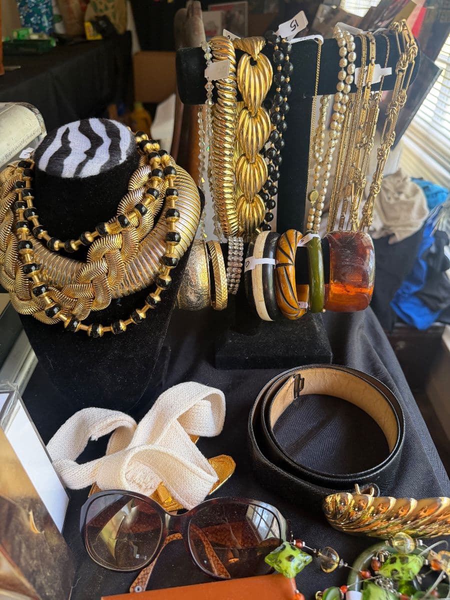 PT 2: Rock N Roll PACKED Brentwood Bonanza Estate Sale photo 6