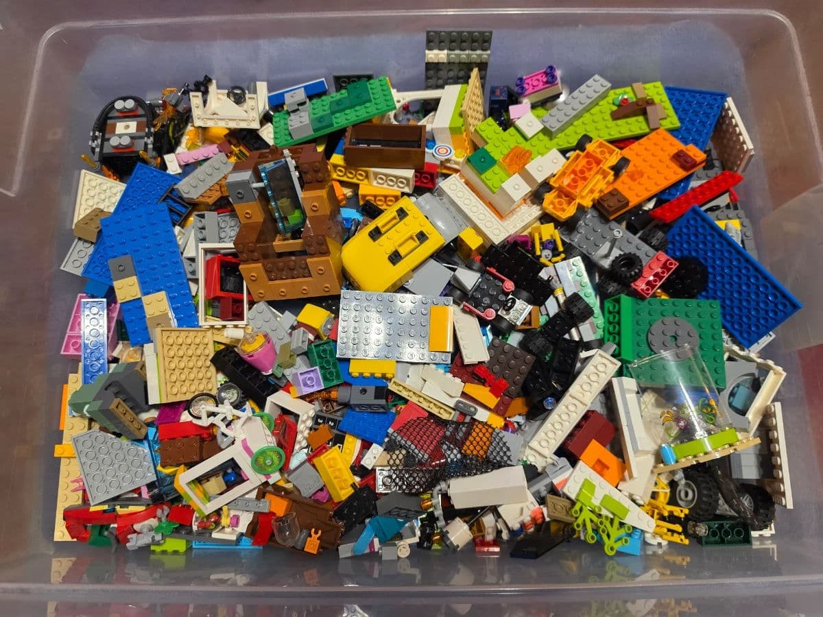 LEGO, LEGO, LEGO - Complete Sets, Partial Builds, Star Wars, Bulk Legos, Space, City, Lego Storage!! photo 8