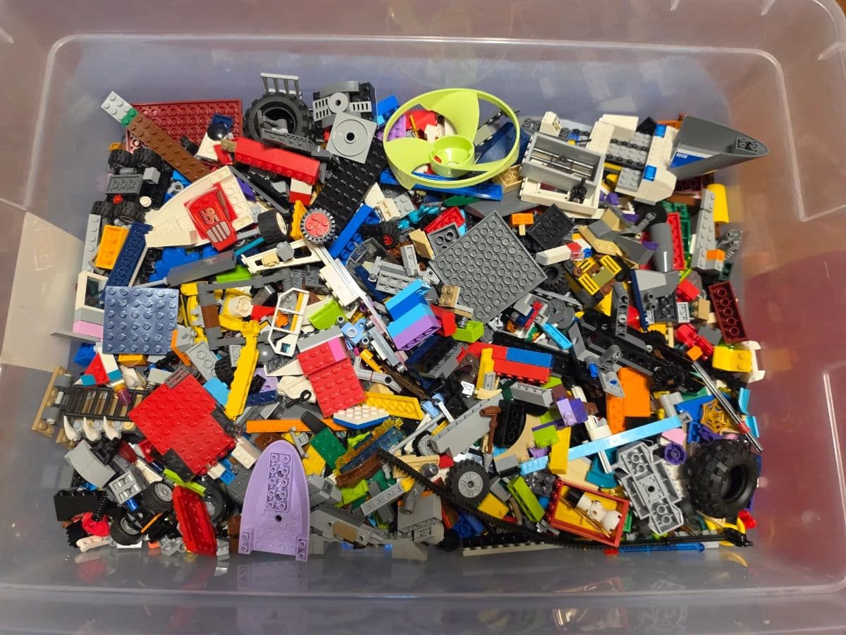 LEGO, LEGO, LEGO - Complete Sets, Partial Builds, Star Wars, Bulk Legos, Space, City, Lego Storage!! photo 12
