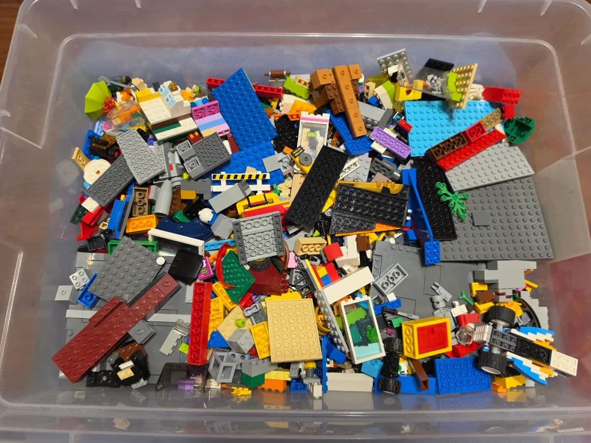 LEGO, LEGO, LEGO - Complete Sets, Partial Builds, Star Wars, Bulk Legos, Space, City, Lego Storage!! photo 6