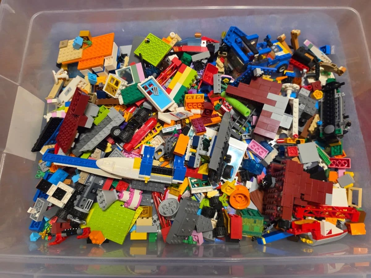 LEGO, LEGO, LEGO - Complete Sets, Partial Builds, Star Wars, Bulk Legos, Space, City, Lego Storage!! photo 10