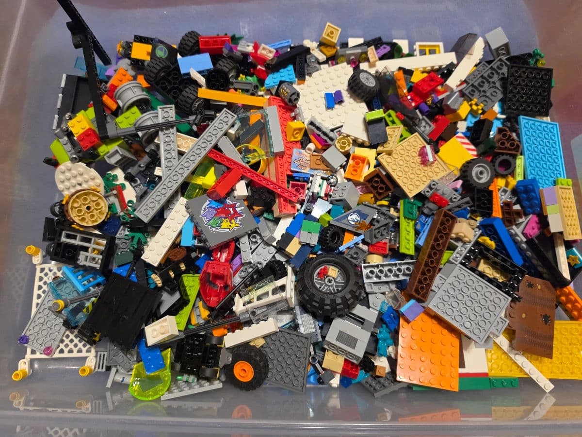 LEGO, LEGO, LEGO - Complete Sets, Partial Builds, Star Wars, Bulk Legos, Space, City, Lego Storage!! photo 2