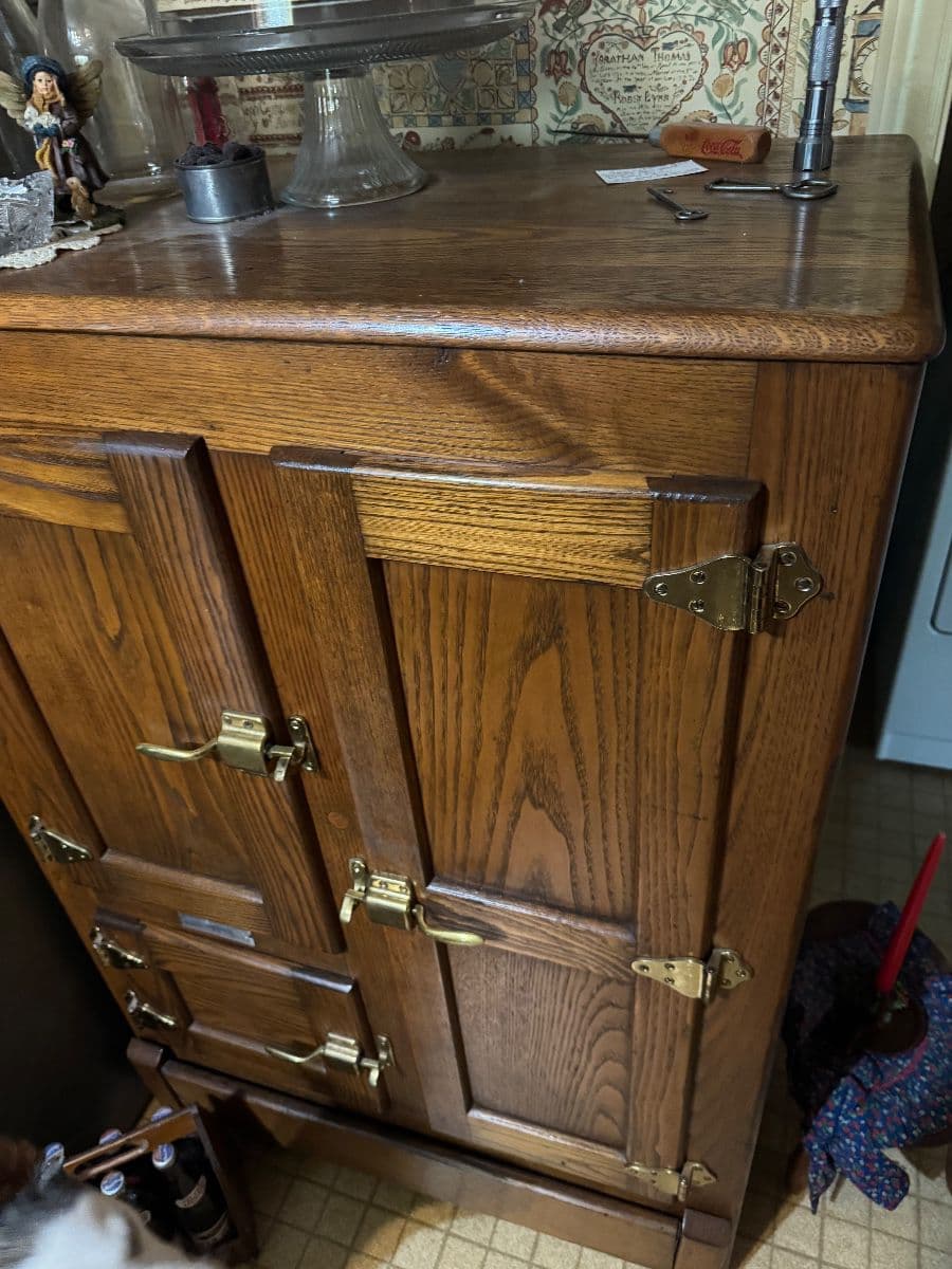 Mike D Estates / Antiques Galore & Primitive Collectibles photo 3