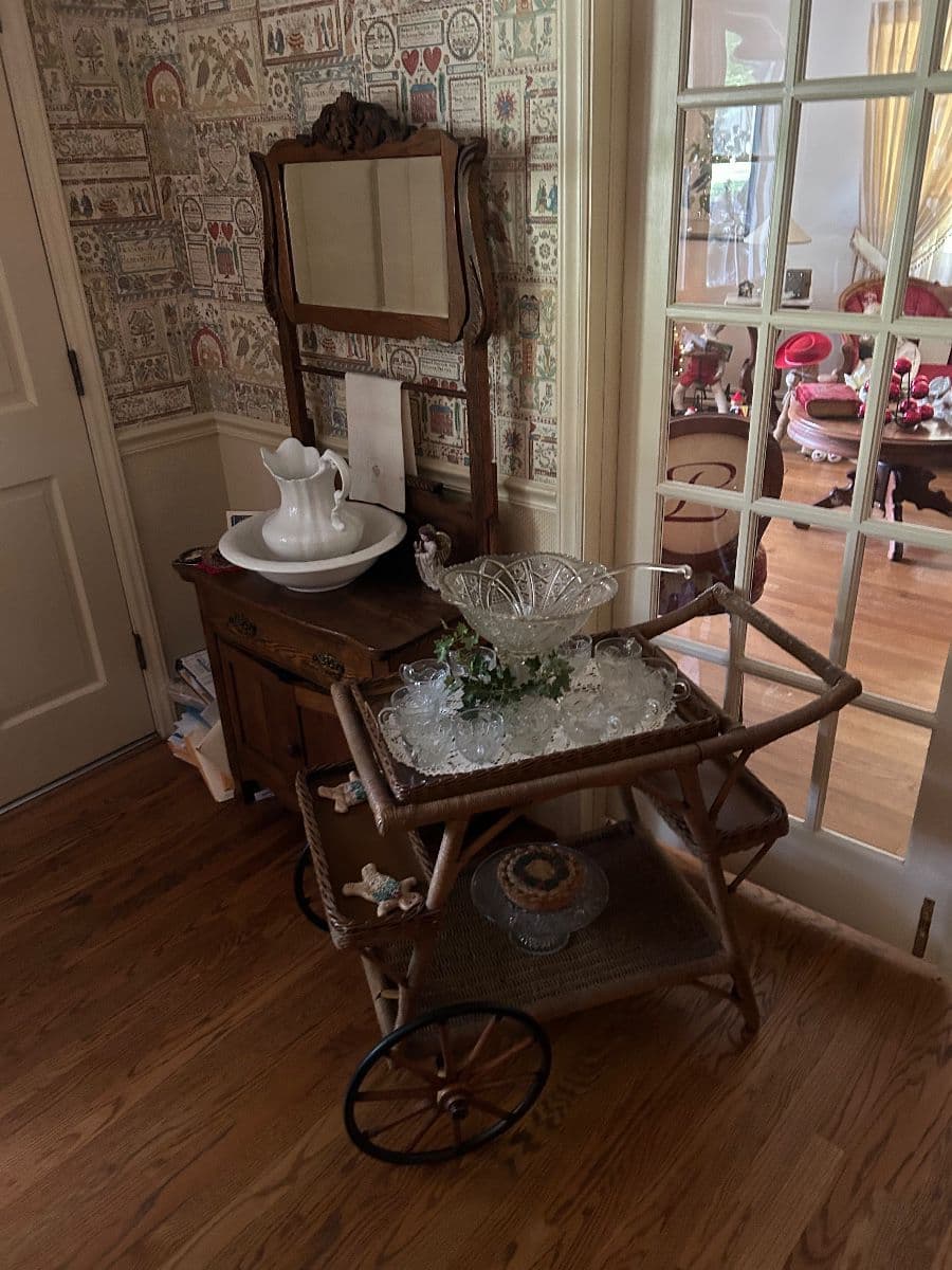Mike D Estates / Antiques Galore & Primitive Collectibles photo 1