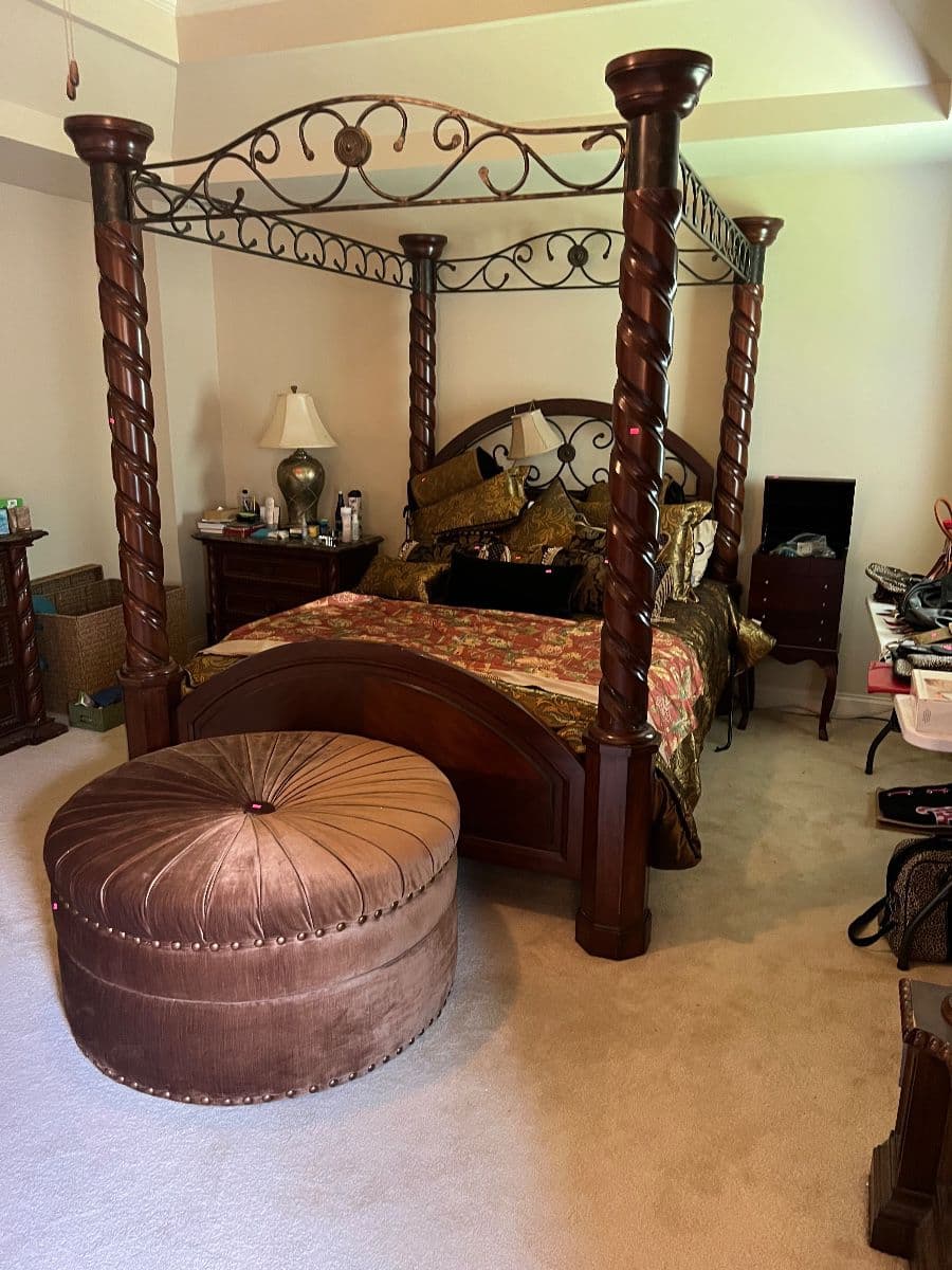 Refrigerator, Dining, Bedroom Suite, Clothing , Shoes ,Jewelry, Lawnmower photo 5