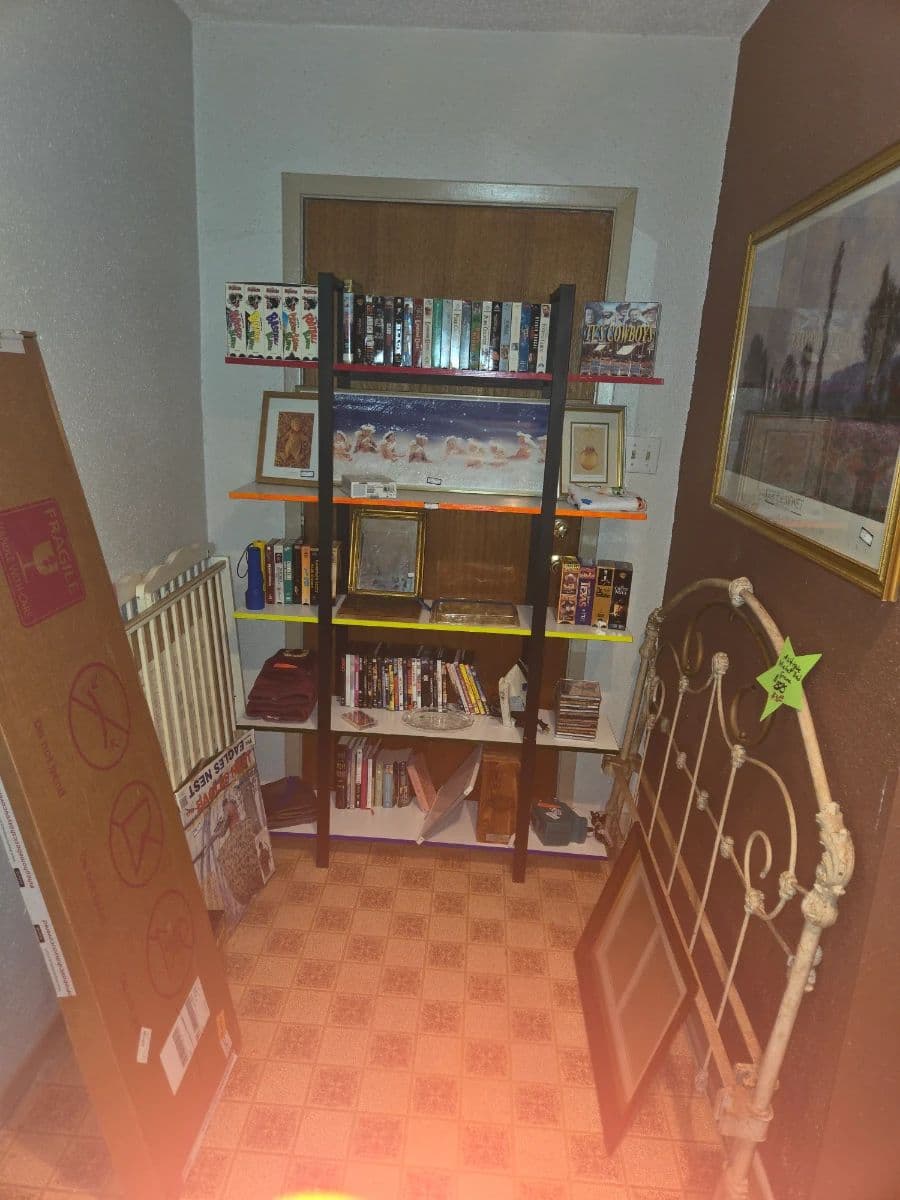 FULL HOUSE: JEWLERY, FURNITURE, BABY, COLLECTIBLES, CLOTHES, KITCHEN, LINENS, ETC., photo 12