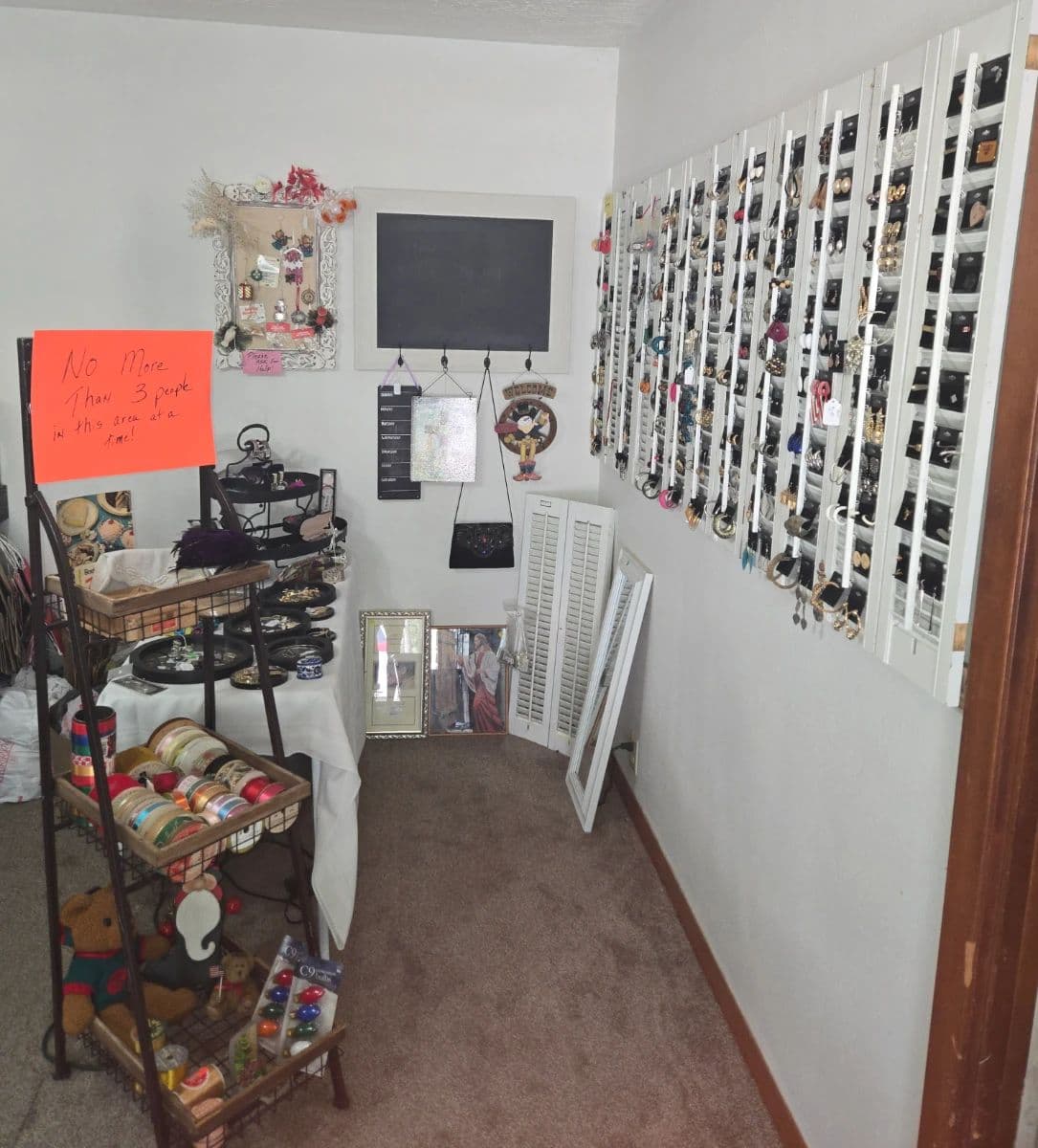 FULL HOUSE: JEWLERY, FURNITURE, BABY, COLLECTIBLES, CLOTHES, KITCHEN, LINENS, ETC., photo 1