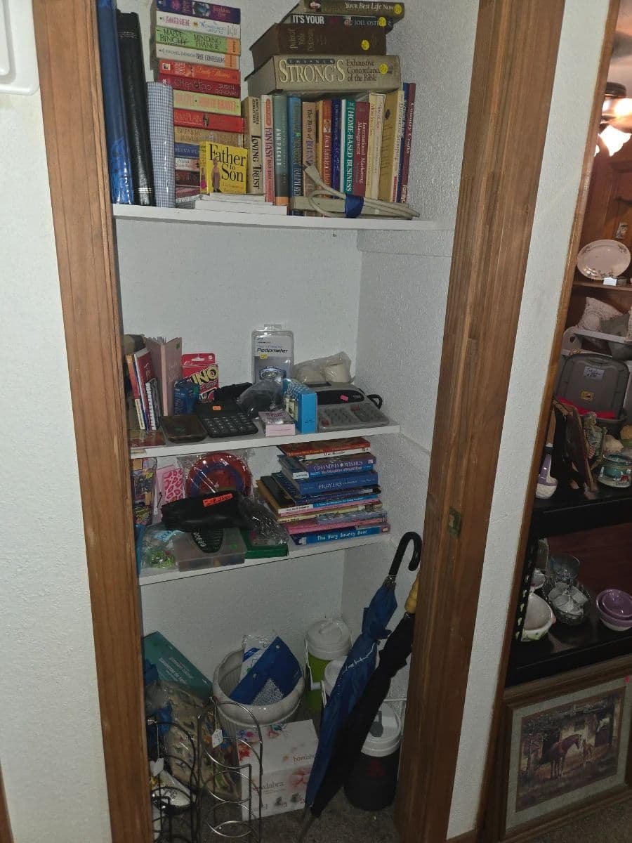 FULL HOUSE: JEWLERY, FURNITURE, BABY, COLLECTIBLES, CLOTHES, KITCHEN, LINENS, ETC., photo 5