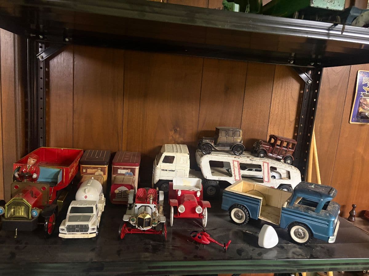 Die-Cast & Nostalgic Merchandise Galore Estate Sale! photo 9