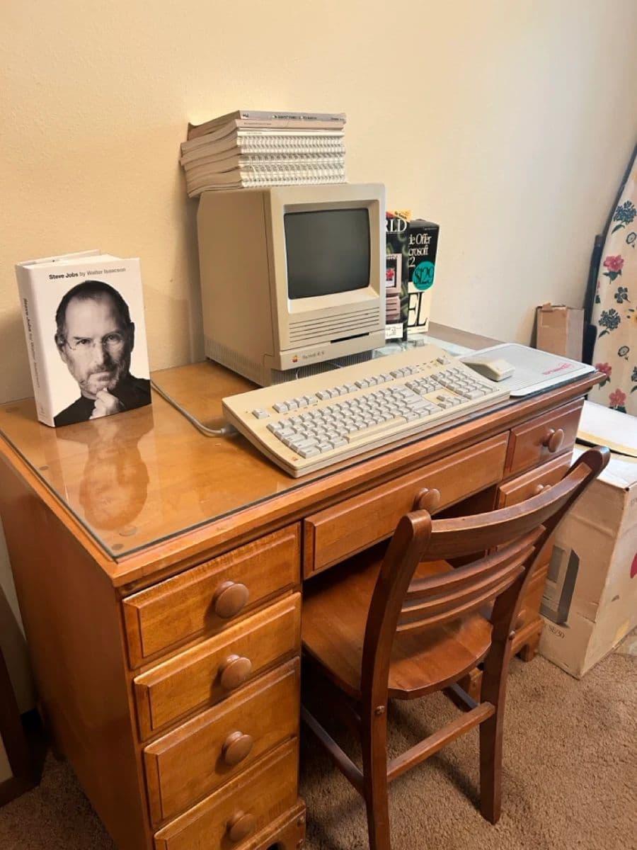 Mid Century Modest Estate Sale photo 4