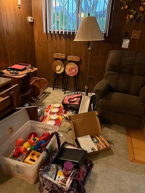 Westland Estate Sale Full Of Tools, Vintage Stereos, Dining Ware photo 5