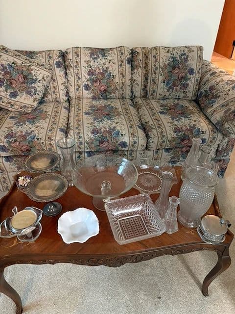 Westland Estate Sale Full Of Tools, Vintage Stereos, Dining Ware photo 3