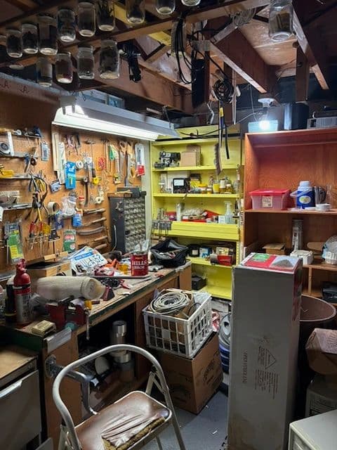 Westland Estate Sale Full Of Tools, Vintage Stereos, Dining Ware photo 12