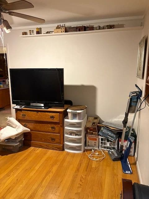 Westland Estate Sale Full Of Tools, Vintage Stereos, Dining Ware photo 6
