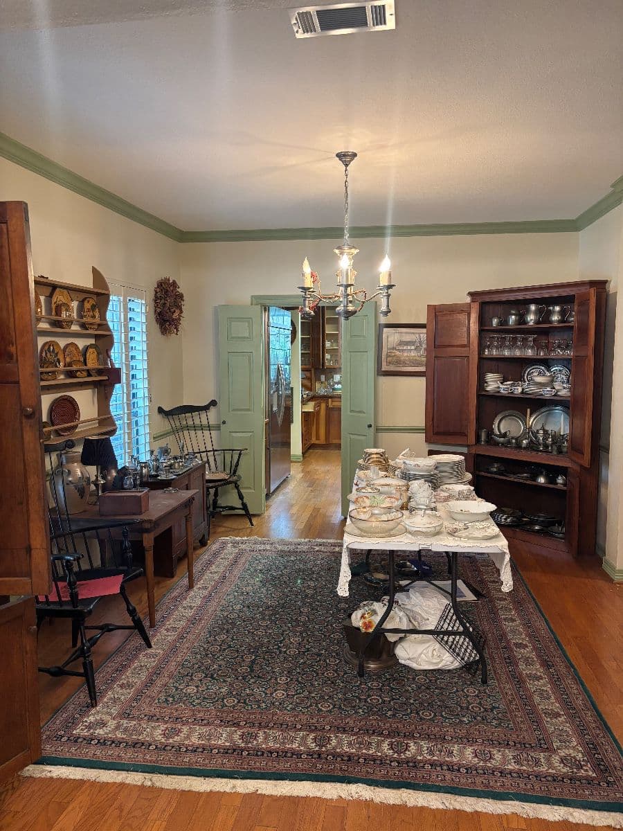 Antique Collectors Dream Sale photo 2