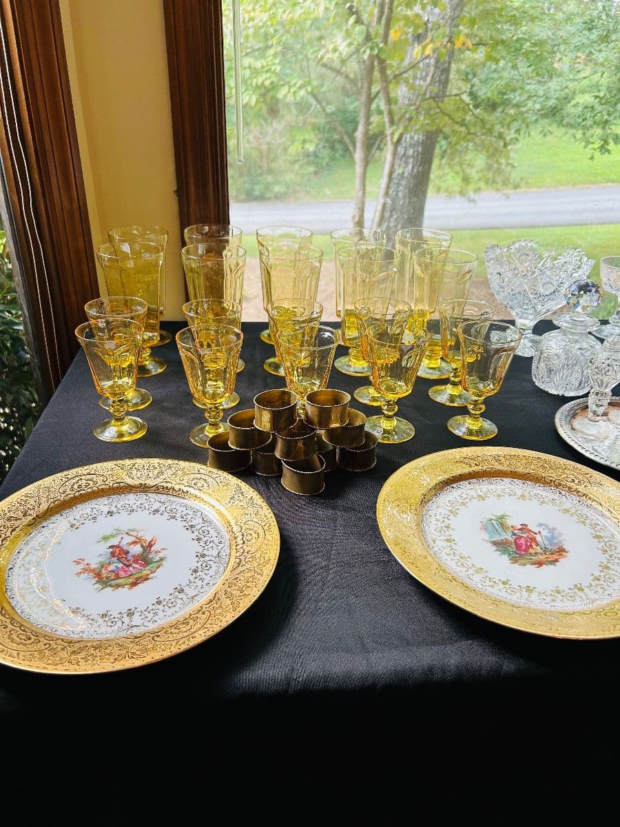 Donna Davis Estate Sales Llc: -Art Jewelry-MCM style furniture- Mower- More photo 8